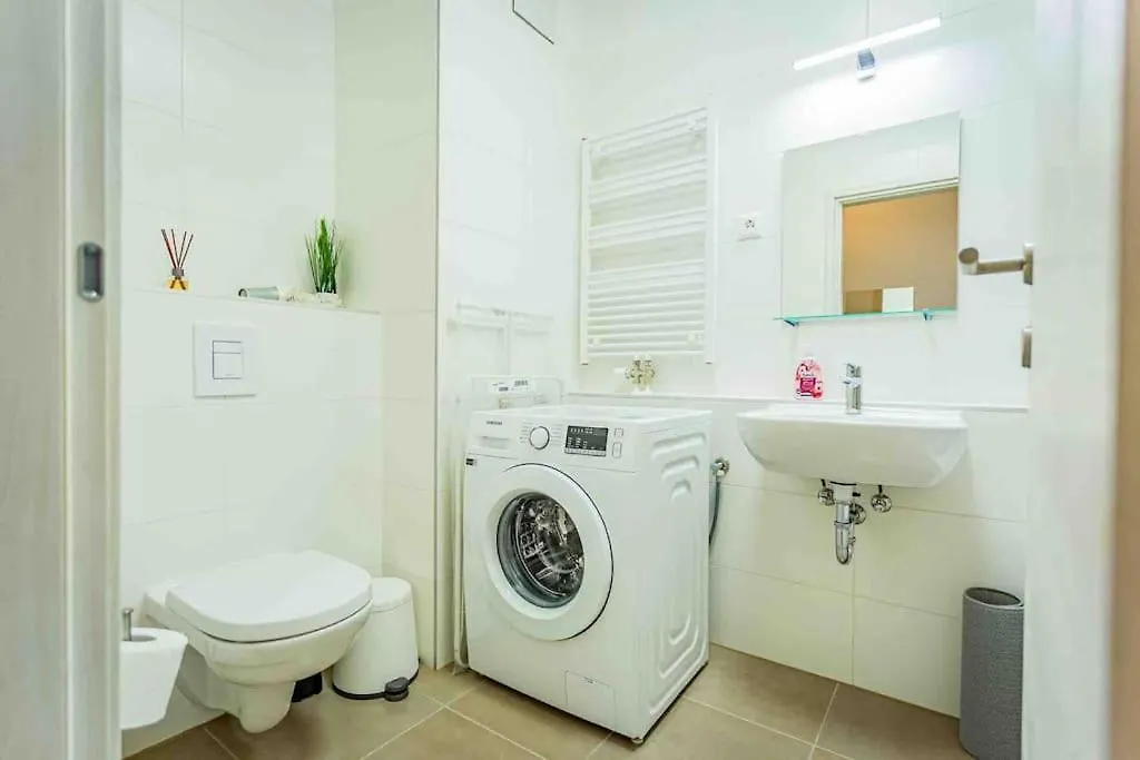 Corvin Luxury Quiet Cabin Budapest Apartamento